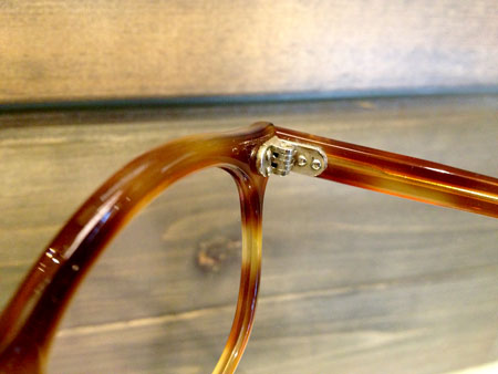 セルフレーム　折れ　眼鏡　メガネ　修理　新潟県　見附　めがね屋　老舗　長岡市