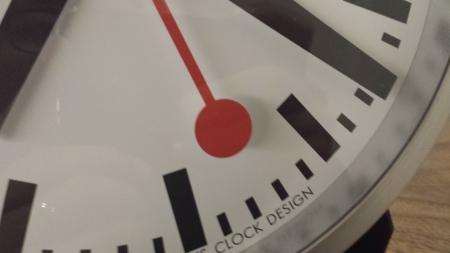 秒針のアップです。スイスの時計MONDAINEはとてもシンプル
